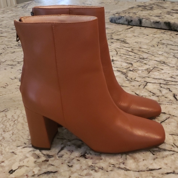 J Crew Leather block-heel ankle boots
AQ745 - Picture 2 of 4
